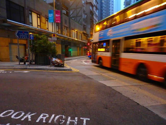 イビスで降りて、ガラガラ荷物を引っ張ってLBPホテルまで。<br />チェックインは午後3時。<br />「3時より前に部屋に入れる？」と聞いてみたら<br />「満室だから、空いた部屋から掃除始めて、午後空く場合もあるけど・・」<br />「午後って、12時？1時？」<br />「それはわからないけど、あなたが疲れてしまっていたら、ここで休んでいいから」とかなんとか言われ・・<br />めんどくせえ客だな、と思われたかな<br /><br />まあ何言っても今は部屋が無いようなのでｗ<br />さっそく行くよー