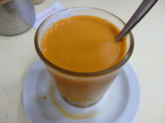 席に座ってオーダーし終えたところに青蛙さん登場。<br />おはようございます！<br />今日のカップもいい具合に欠けてますｗ