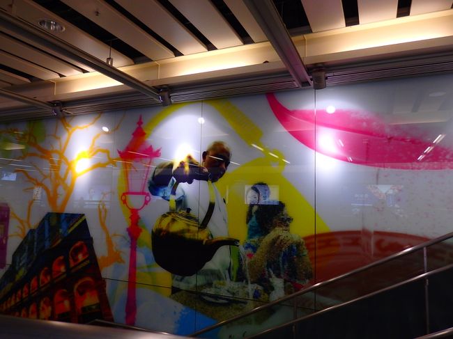 蓮香居のつるっぱげ（いや、ほめてるんだけど）おじさん、最近見かけません・・<br /><br />MTRで、金鐘で降りる予定が、ぼーっとスマホ見てたら乗り越しました。<br />いかんいかん、眠くてもしっかりせねば