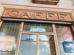 ココってそう
トリノといえば
パンパン
カフェ文化。
ということでカフェへ。
めっちゃ歴史あるカフェがたくさんあるんです。
その中でも今回のお目当て


