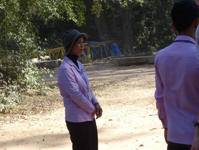 係員の方に顔写真入りのチケットを見せます<br />「はい、OK」