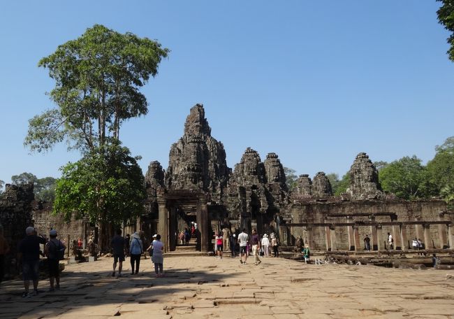 アンコール・トム<br />アンコールは街、トムは大きいという意味があるらしい<br />