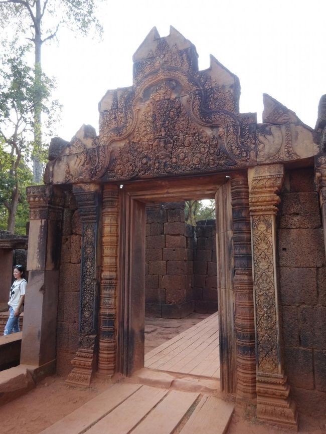 東門から入ります