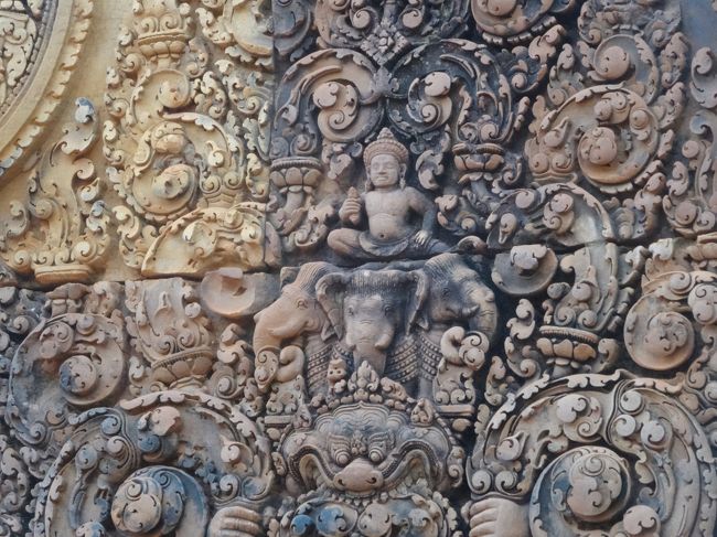 細かいレリーフ