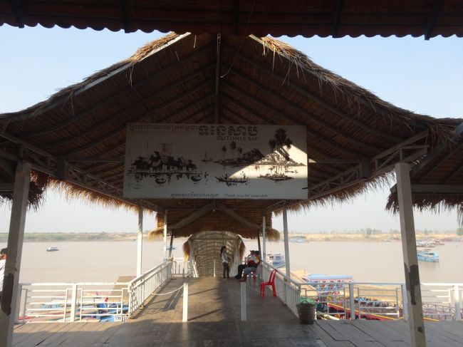 さぁ、ここから船着き場に降りましょう