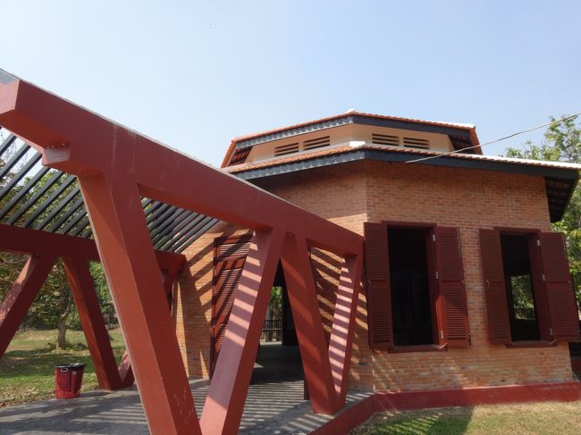 こちらの建物に入ってみましょう