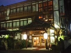 薄暗くなった頃、やっと下部温泉の裕貴屋さんへ着きました。