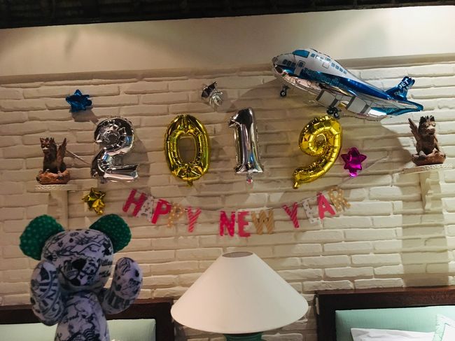 日本から持って行ったバルーンを飾って<br />お正月を迎えました☆*:.｡