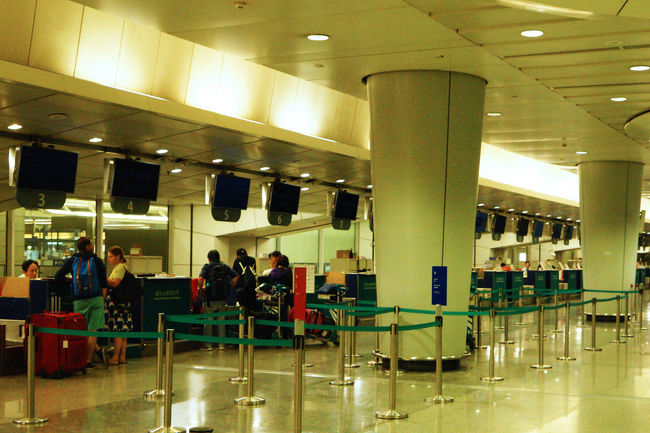 九龍駅にある各航空会社のチェックインカウンターです。ここで、荷物を預けることが出来ますので、手ぶらで搭乗手続きが出来ます。