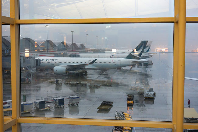 ラウンジより６０番ゲート方向を見ています。