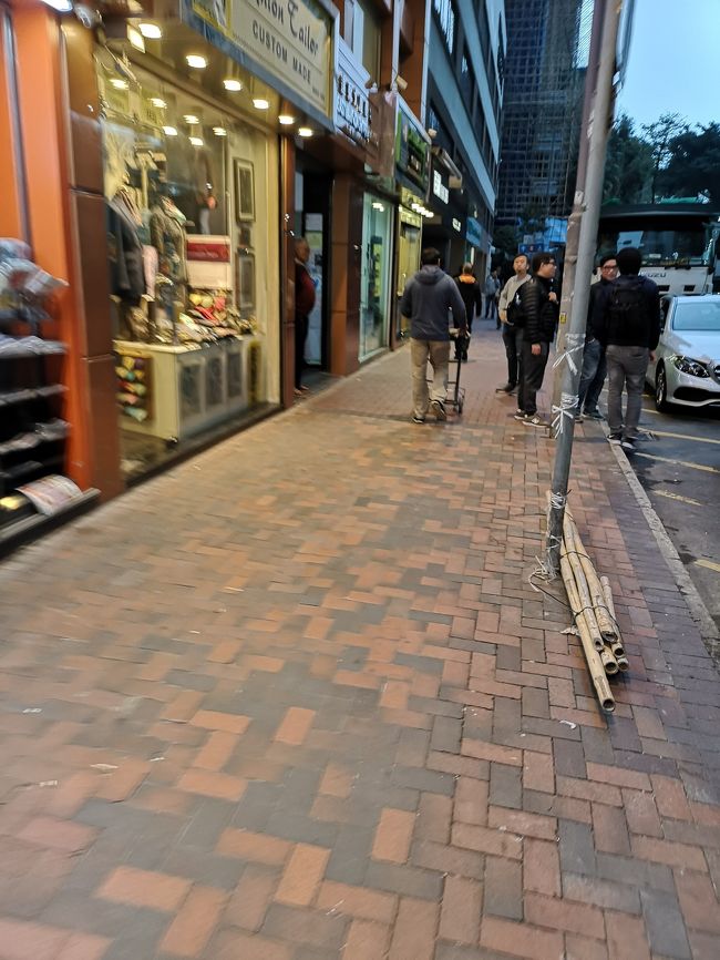 チムシャツイの下町へ