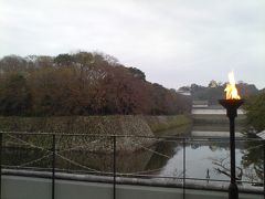ラウンジからの眺望はずばり彦根城！、
お濠の石垣から、天守閣までよく見えますよ～。

では、大浴場でほっこりと今日の疲れを癒します！。


