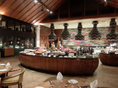 エンパイアホテル内にあるシーフードレストラン『パンタイ』で夕食。
ラマダン中だからビュッフェのみ。お寿司や天ぷらもあります。


『マレーシア+ブルネイ旅Vol.5』
http://pirori718.blog93.fc2.com/blog-entry-1162.html
