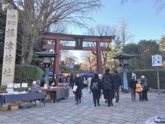 午後は根津神社に初詣。　
氏神様ではないのですが、こちらのほうが、かなり近いので(;^_^A
