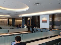 伊丹に着いて、特にやることもないのでまたラウンジです。