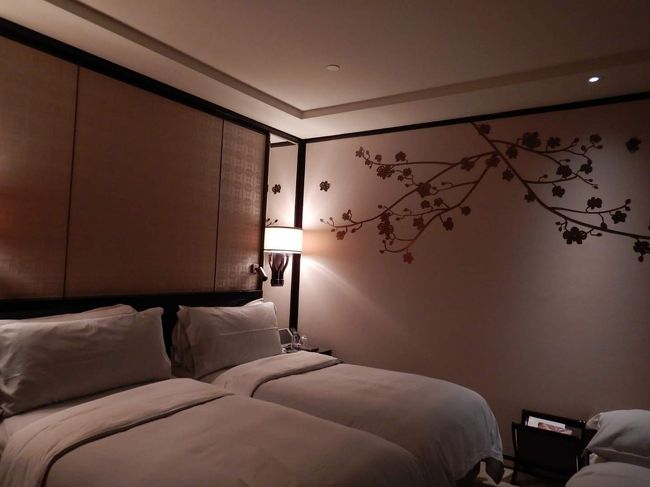 西洋式ホテルですが、チャイナな内装にときめきます