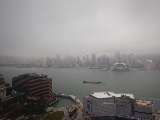 手前はインターコンチネンタルホテルと、宇宙航空博物館