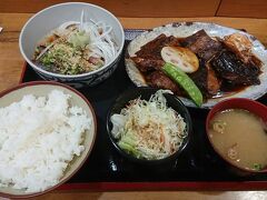 ホテルにチェックインをして用事を済まして、夕食は「博多ごまさば屋」であら炊き定食です。

満腹でホテルまで歩いて即就寝です。（笑）