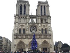 少し歩いて
ノートルダム大聖堂