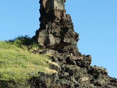 パワースポット・「ペレの椅子」
火山の女神・ペレがハワイの島々を作ったという神話が残っていて、このオアフ島を作った際ここに腰かけて休んだと言われている溶岩です。
