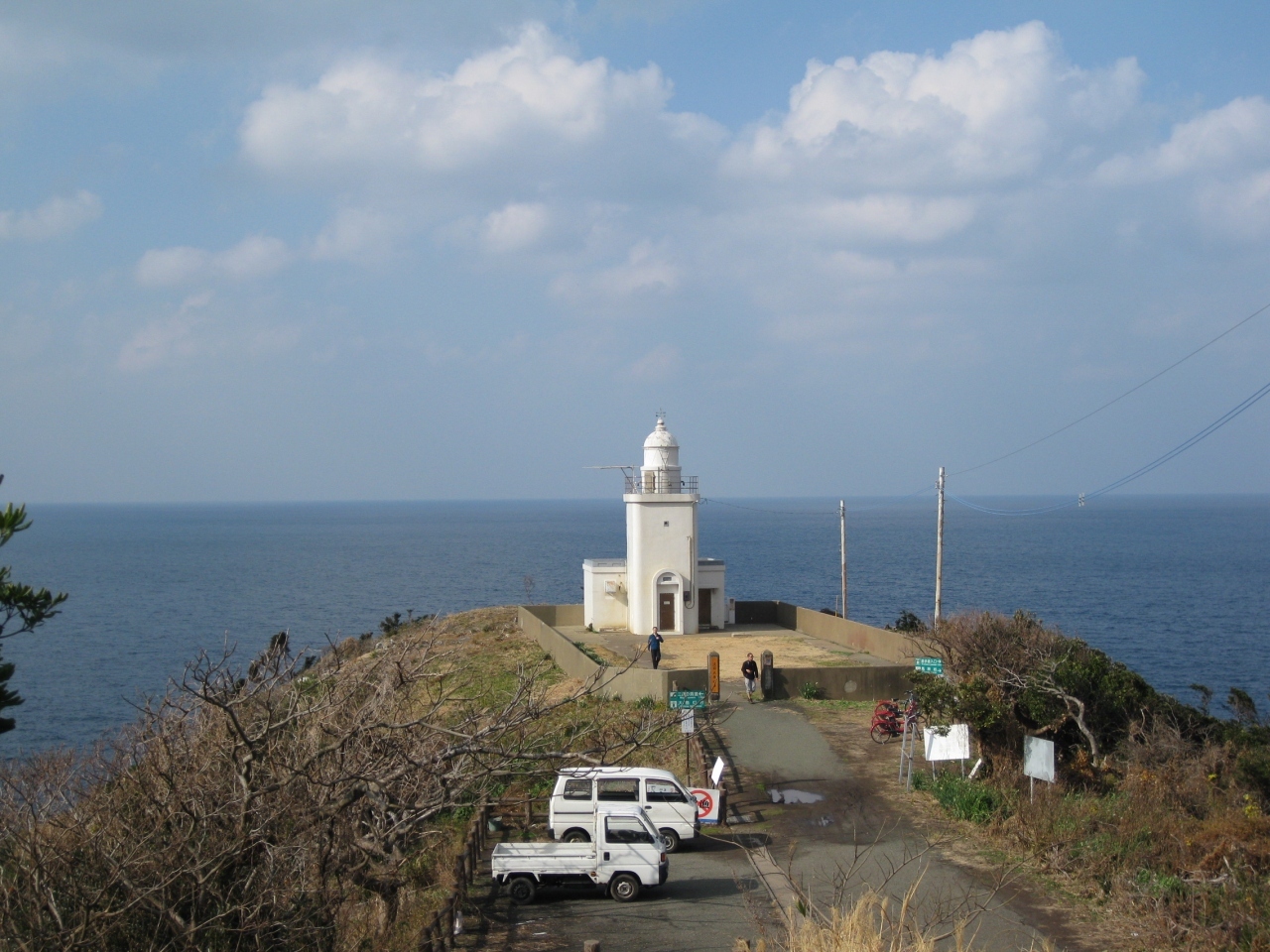 大島灯台に着きました。
