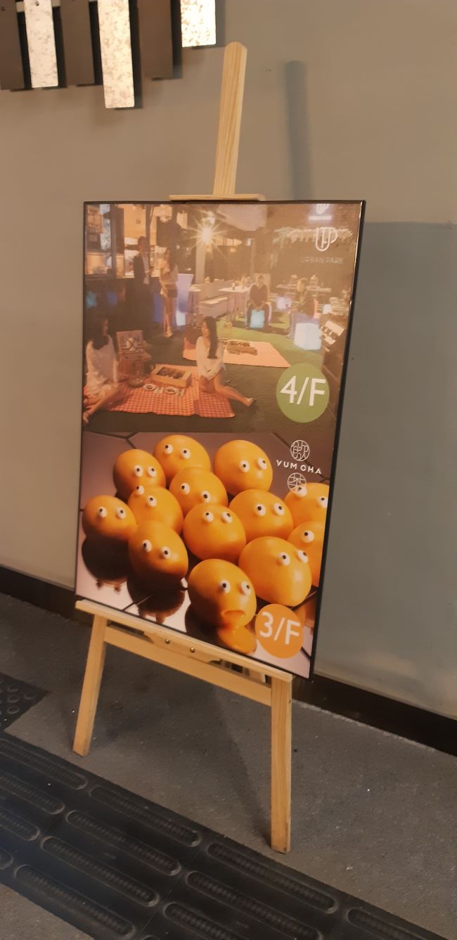 日本から予約していったのですがそこそこ空いてました