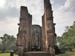 ランカティラカ。
5階建ての寺院跡です。