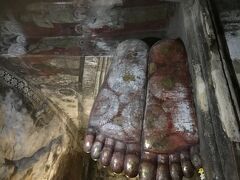 涅槃像の仏足です。