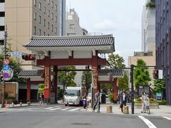 増上寺 大門(旧総門)
駅名ともなっている大門ですが境内へはかなりの距離があります。