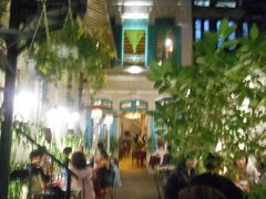 夕食は、いとこが予約してくれたグリーンタンジェリンへ。
ブレブレですね。こちらをどうぞ。
https://www.tripadvisor.jp/Restaurant_Review-g293924-d808373-Reviews-Green_Tangerine-Hanoi.html