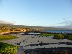 夕暮れ時は海岸をお散歩。
たぶんOld Kona Airport State Recreation Areaってとこだと思います。
（車で連れて行ってもらったのでよくわかりませんが、昔のコナ空港跡を公園に整備したという所だと思います。）
ここまで１日目。