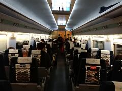 日本でいう新幹線？！的なKTXでいざ釜山へ！日本でも新幹線めったに乗らないタイプなのに＾＾；

いやぁ～高速バスで行くか、こっちか迷ったけど、不便そうなことと、トイレ問題と、安全面？！からこっちにしました＾＾；高いけど・・