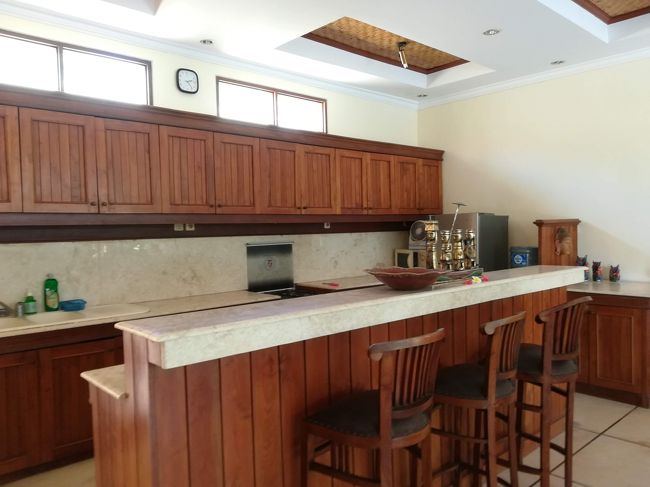 カウンターバー、近づくとこんな感じ。<br /><br />ま、使うことは無いよね（＾＾；）