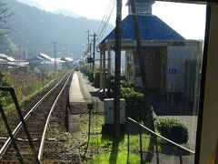 鉄橋を渡って、すぐのところにある丹後神崎駅。