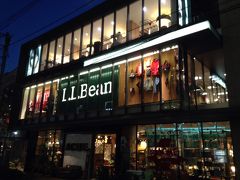 西側から駅に戻るときに寄ったL.L.Bean