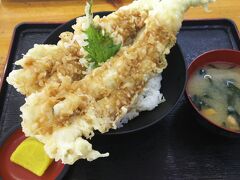 小川港魚河岸食堂で昼食