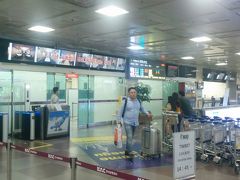 2時間30分ほどで韓国の大邱国際空港に到着しました。小さい空港ですが入国審査に時間がかかることなく入国できました。
今日は、このあとバスで大邱市街に出て行きたいと思います。
