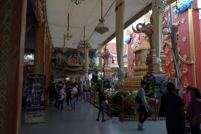 タイ人の観光客の姿が多い気がします。