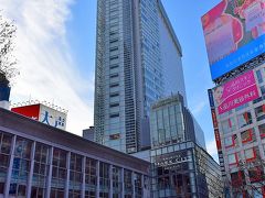 このひときわ高い建物は2000年開業の『渋谷マークシティEAST』（http://www.s-markcity.co.jp/）

地上25階建て高さ100ｍの大型商業施設。