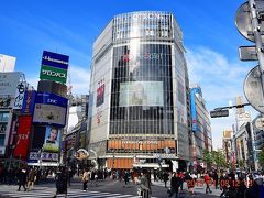 交差点向かい側のビルはSHIBUYA TSUTAYAの入っているビル。