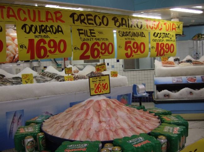 そして最後は皆様ご要望だったスーパーってことで、ウォルマートへ。外国のスーパー行くのって面白いですよね。中をウロウロと歩き回って、結局ビールと黒胡椒を買いました♪（15:30－18:40）