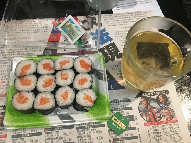 これ食べてたら、青蛙さんからLINE<br />「ちびまる子ちゃんグッズ、大量の在庫を置く店見つけました！」と！('◇')ゞ<br />場所は、だみちゃんとこのセブンです、って。<br />うー、今から行けないこともないんだけど、、青蛙さんに確保をお願いしちゃいました！（すみませーん＾＾）<br />