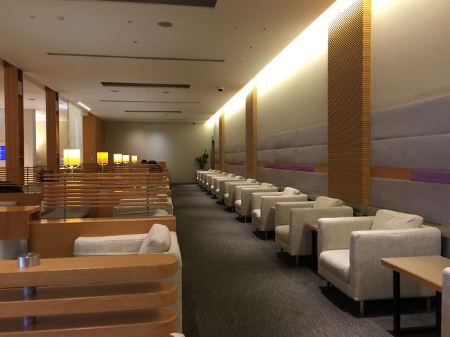 窓側でないソファー席はこんな感じです。<br />結構空いていました。