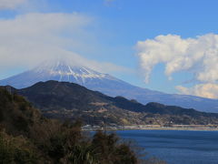 富士川橋梁からスタコラサッサとは行かず何度も道を間違え狭い山道を通ってなんとか薩埵峠に到着！

ここは旧東海道を歩くハイキングコースになっていて凄い人で人気スポットでした♪