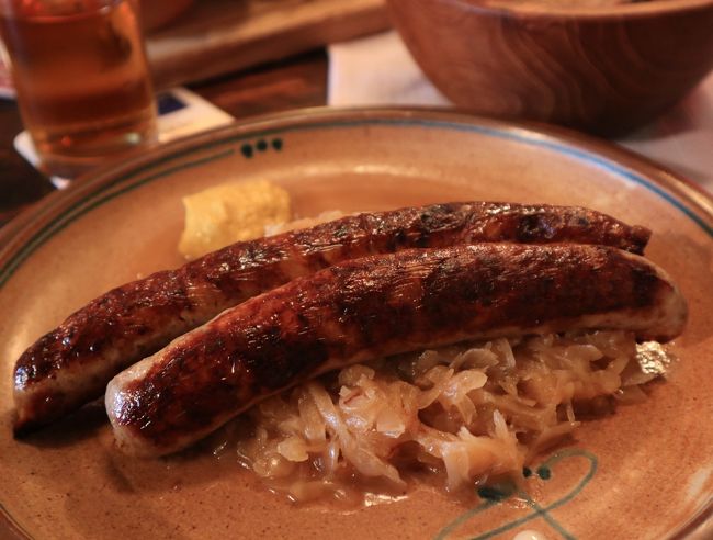 ソーセージとザワークラウト。<br />とっても美味しかった。