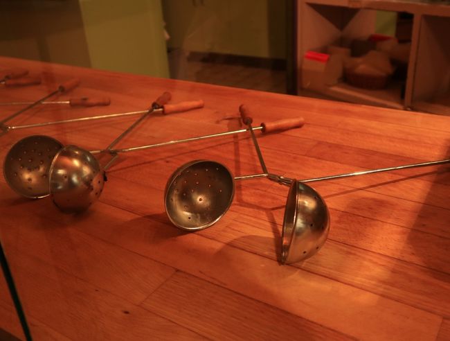 シュネーバルを作る金具。<br />ここに入れて揚げるのね。