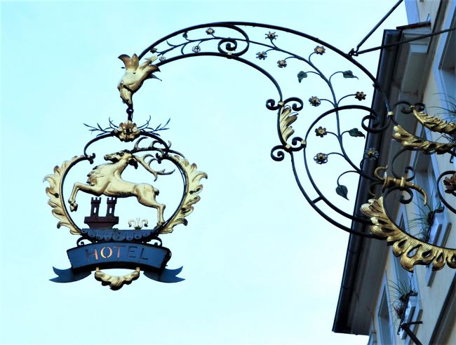 これはホテルの看板