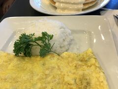 ブーツ&キモズへ
このパンケーキはやはりハワイでしか味わえない美味しさ。
オムレツも美味しいですよね！