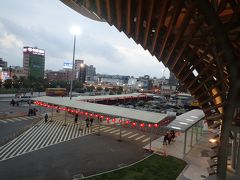 駅2階からの東口広場