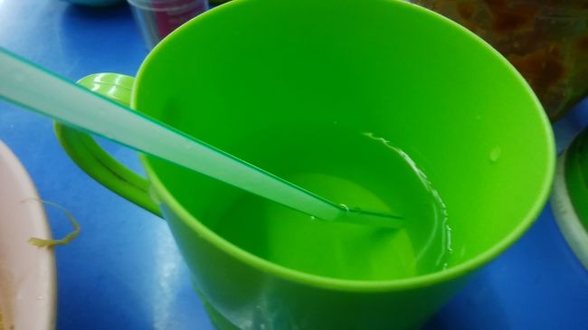 無料のお水はココナッツフレーバーでゴクゴク飲めちゃいます。